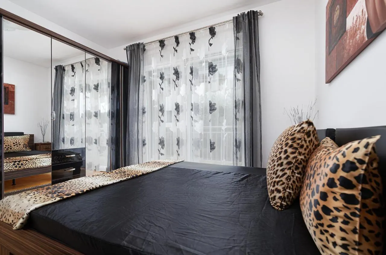 Nice Apartment Dana With Garden & Grill Poreč