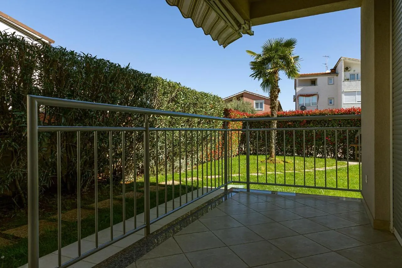 Nice Apartment Dana With Garden & Grill Poreč 0*,  Kroatië